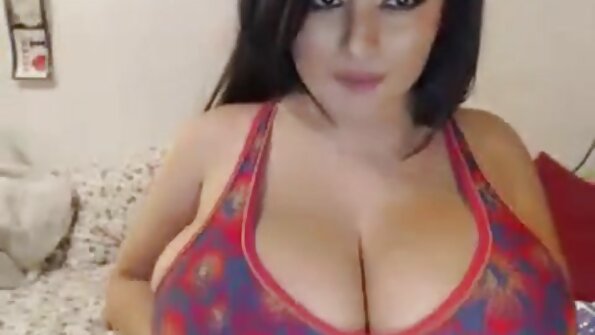 Garsi porno žvaigždė sutiko atsiduoti gerbėjui išangėje.